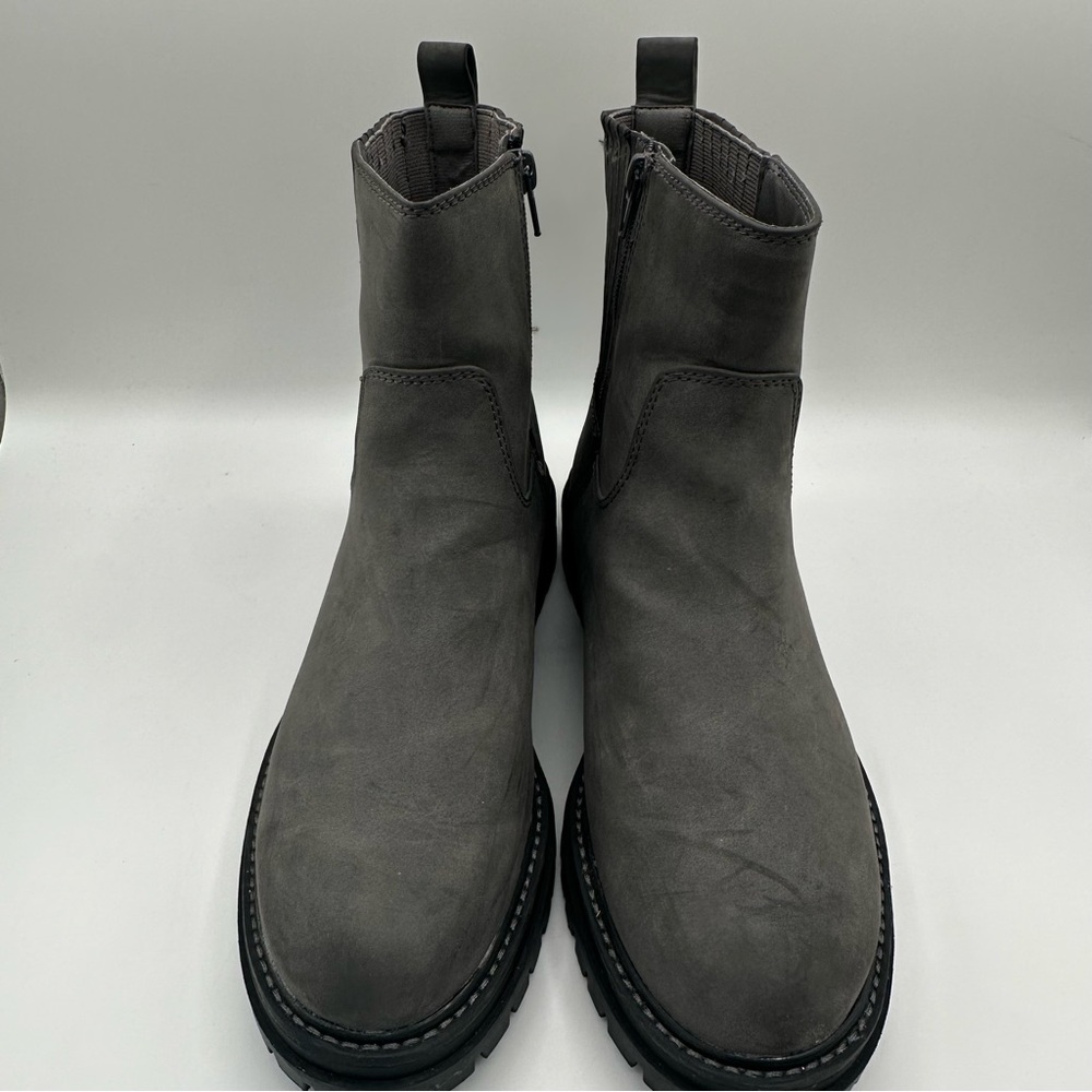 Time and Tru Women’s Grey Leather Ankle Boots, size 10